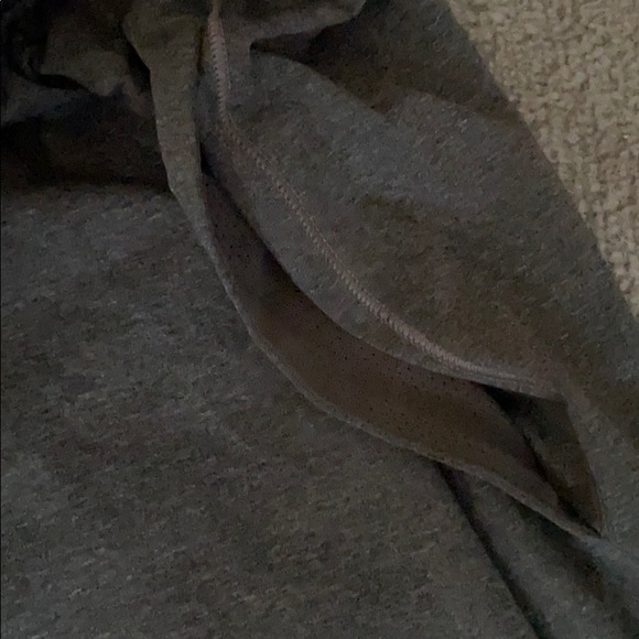 LIKE NEW UA Shorts - Picture 4 of 5